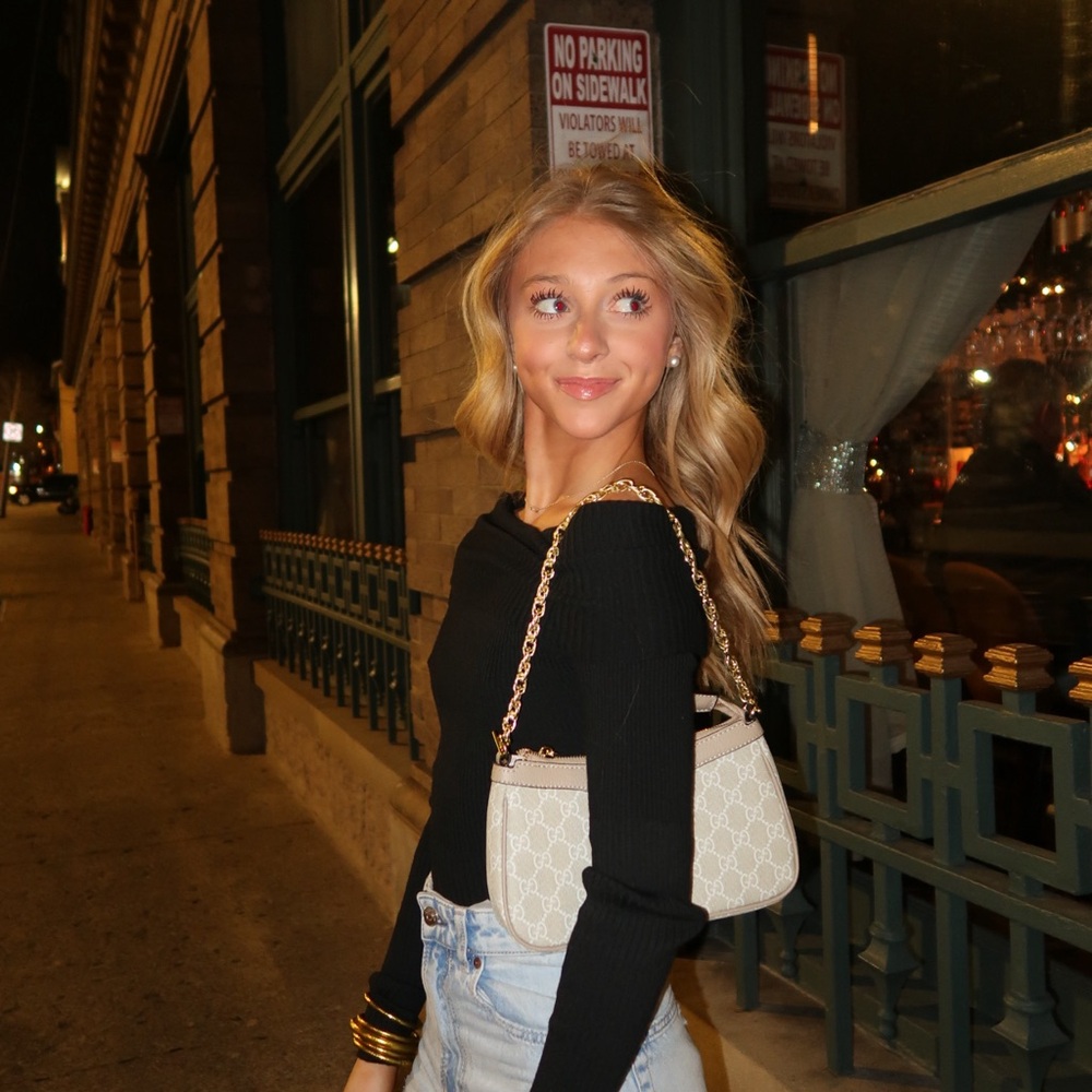 Meet your Posher, Colbie